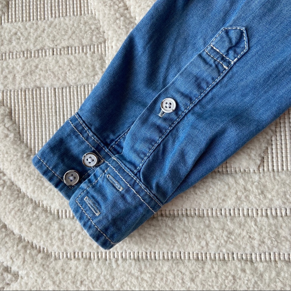 ✨SOLD✨ Ombré Denim Button-Down - Picture 9 of 11